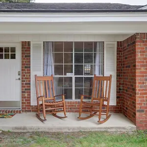 https://pooler-travelers-retreat-iii-entire-house.top-hotels-in-savannah.com