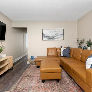 Newly Renovated 3 Bedroom Near High St Holiday home